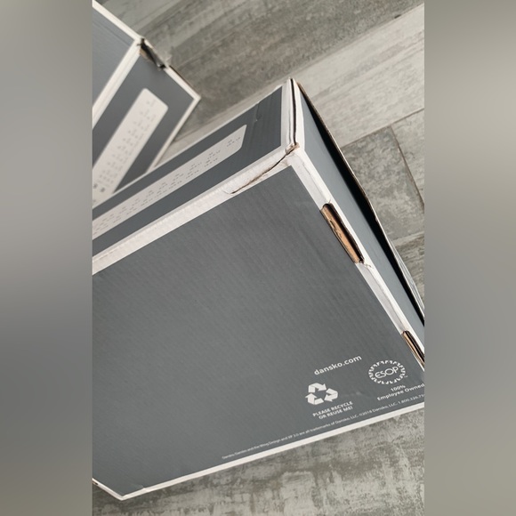 Dansko Shoe Box Empty For your Gift Wrap - Picture 12 of 13